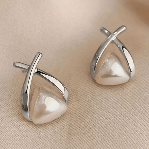 Pearl White Gold Triangle Geometric Stud Earrings - Picture 2 of 6
